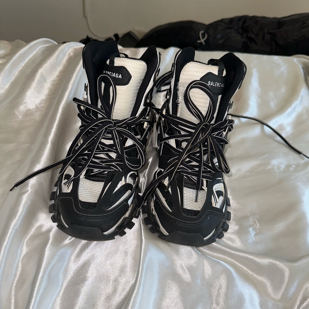 Balenciaga Boots - Picture 2 of 2